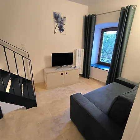 Le Nid Du Chateau Apartament